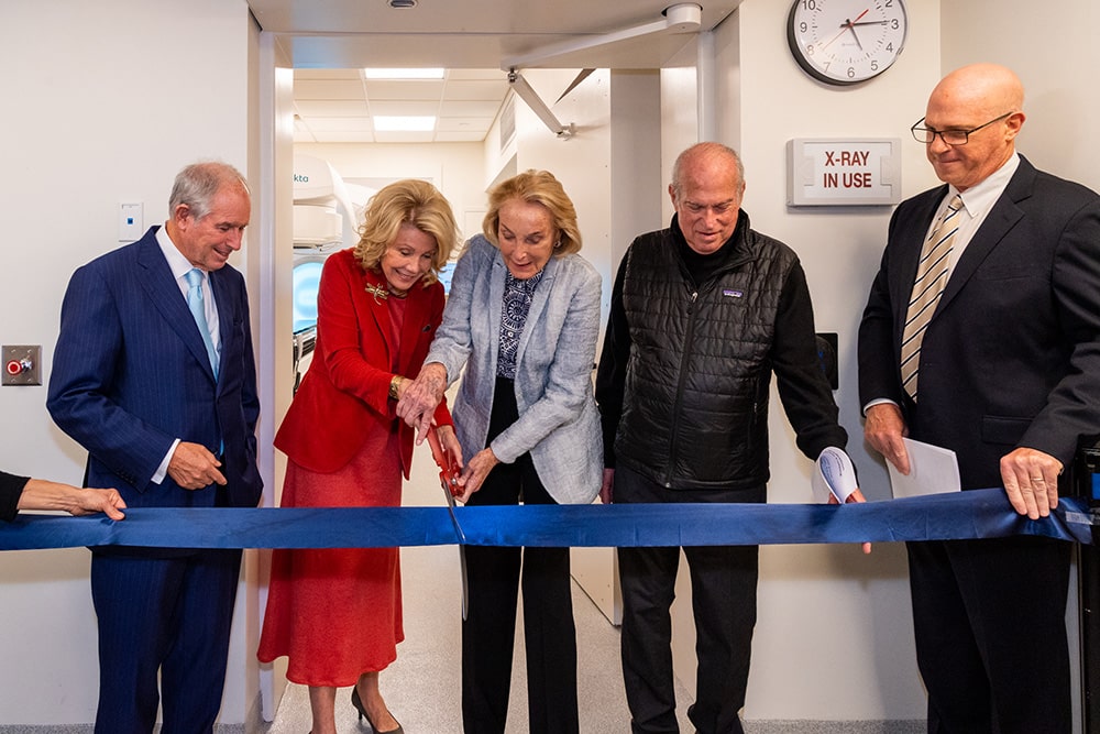 Ribbon cutting for AMC's Radiation Oncology facility reopenings 